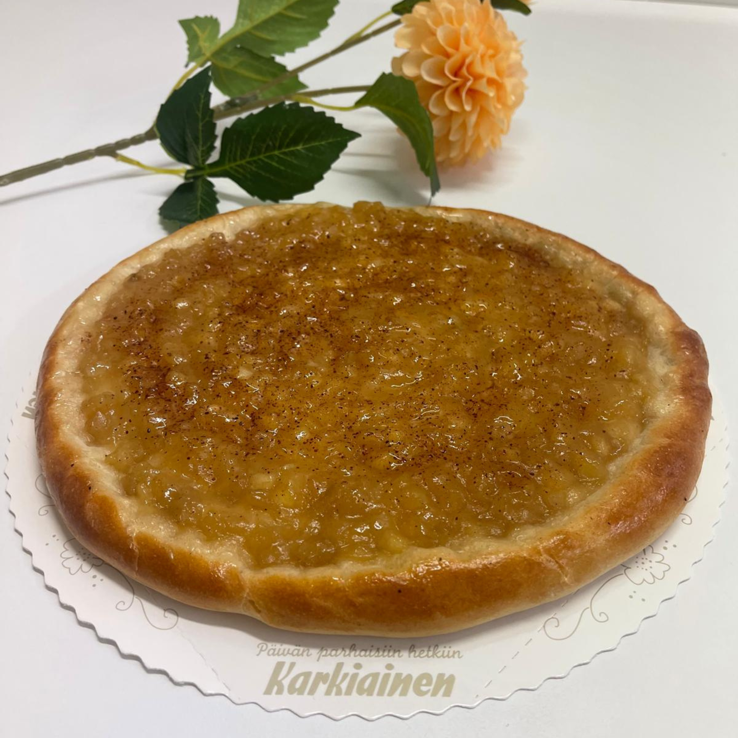 Omena-kanelipiirakka